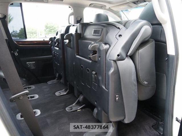 Lexus LX 2019-04 7877372-14