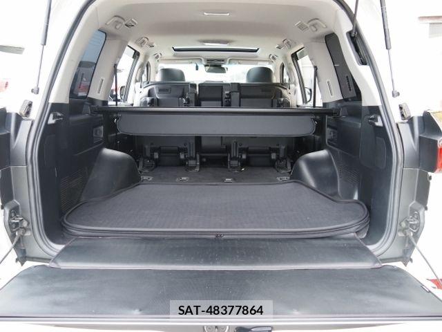 Lexus LX 2019-04 7877372-16