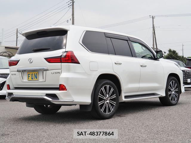 Lexus LX 2019-04 7877372-4