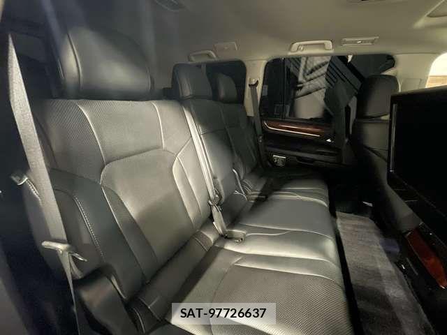 Lexus LX 2016-05 7877374-10
