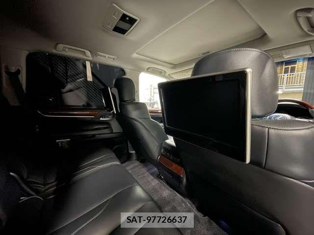 Lexus LX 2016-05 7877374-11