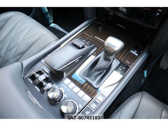 Lexus LX 2020-01 8131018-15