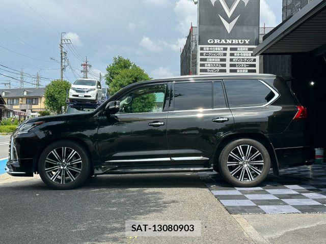Lexus LX 2018-07 8230626-12