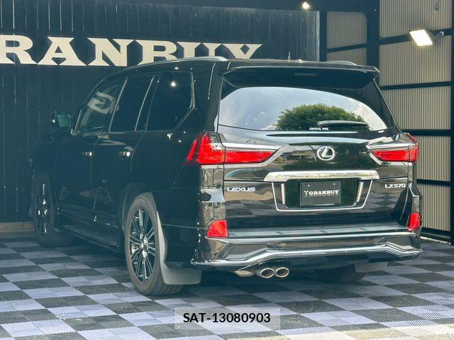 Lexus LX 2018-07 8230626-14
