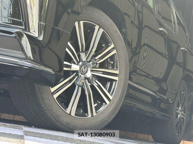 Lexus LX 2018-07 8230626-17