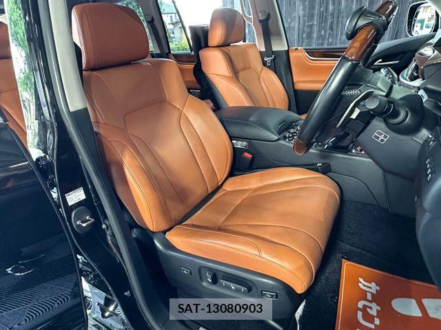 Lexus LX 2018-07 8230626-5