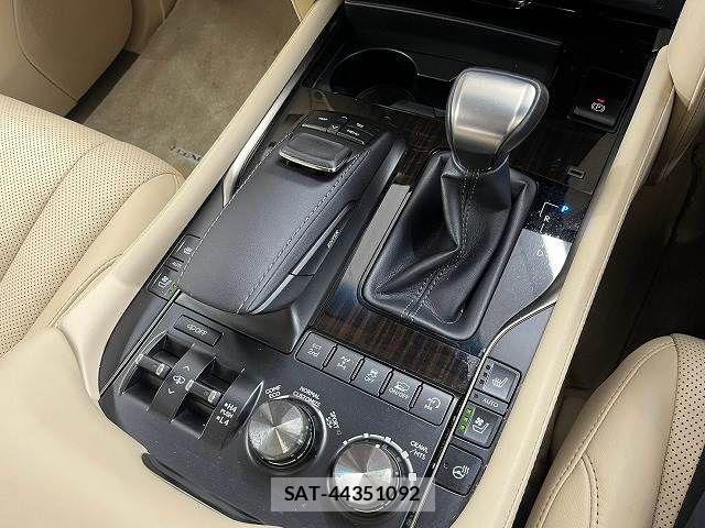 Lexus LX 2015-10 8245730-10