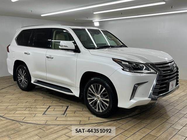 Lexus LX 2015-10 8245730-13