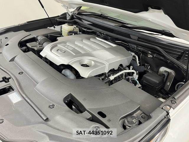 Lexus LX 2015-10 8245730-17