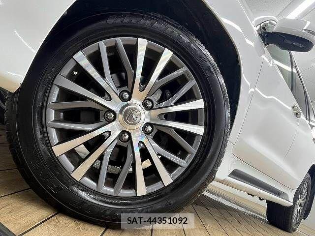 Lexus LX 2015-10 8245730-19