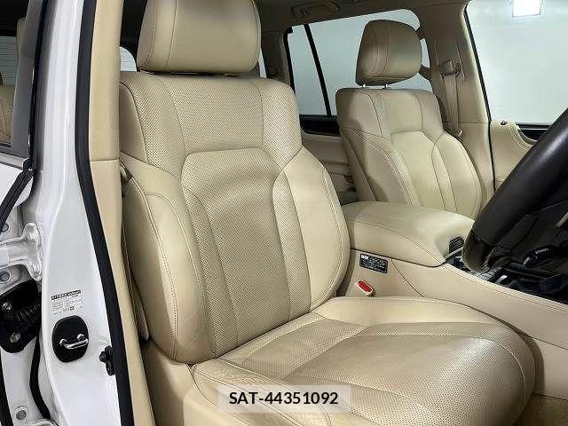 Lexus LX 2015-10 8245730-4