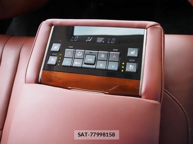 Lexus LX 2018-01 8336572-15