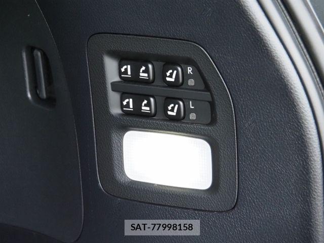 Lexus LX 2018-01 8336572-18