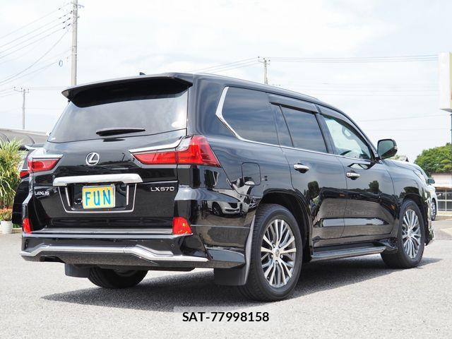 Lexus LX 2018-01 8336572-4