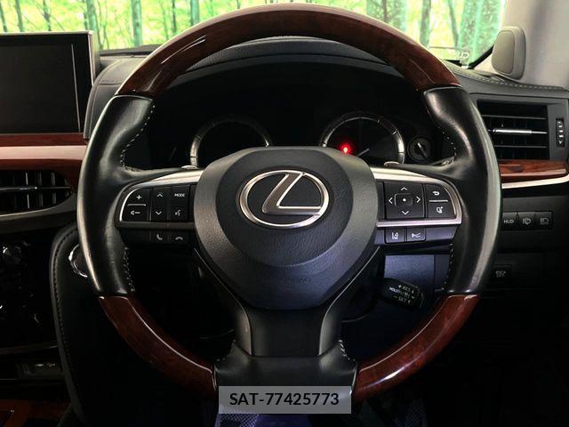 Lexus LX 2016-04 8354849-12