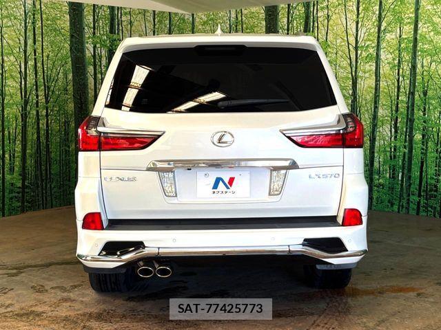 Lexus LX 2016-04 8354849-16