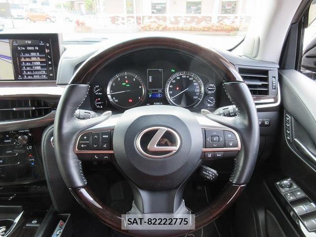 Lexus LX 2016-11 8743452-3