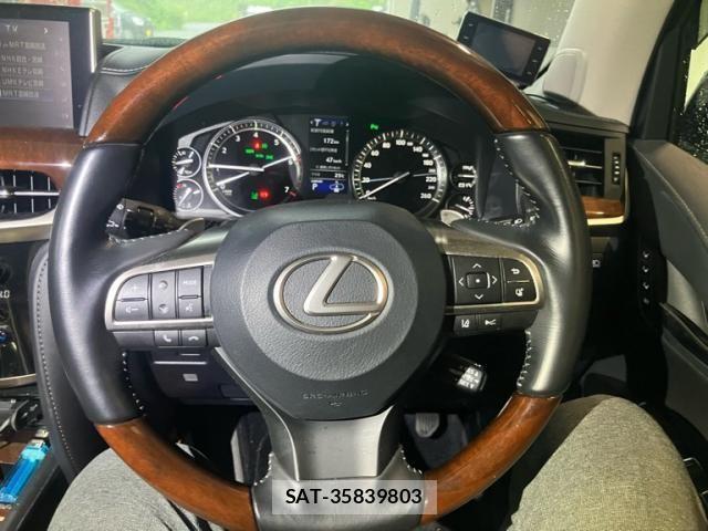 Lexus LX 2017-05 8743451-18
