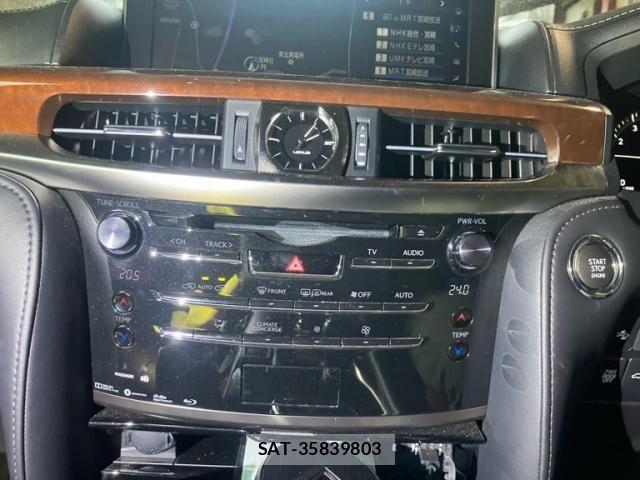 Lexus LX 2017-05 8743451-23