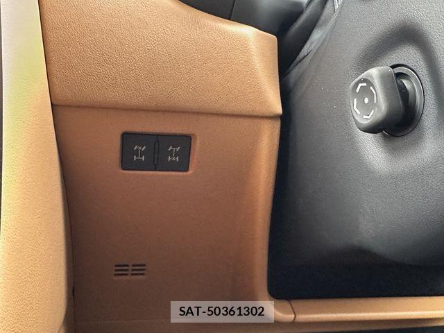 Lexus LX 2023-03 7059271-11