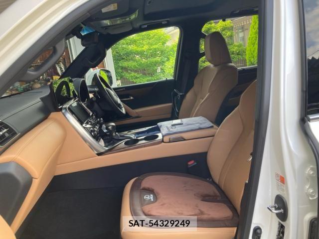 Lexus LX 2023-11 7562359-11