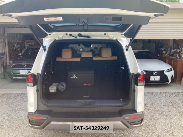 Lexus LX 2023-11 7562359-15