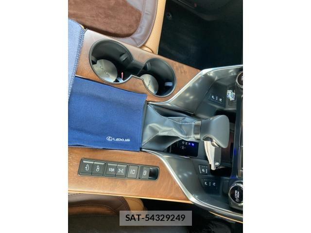 Lexus LX 2023-11 7562359-23