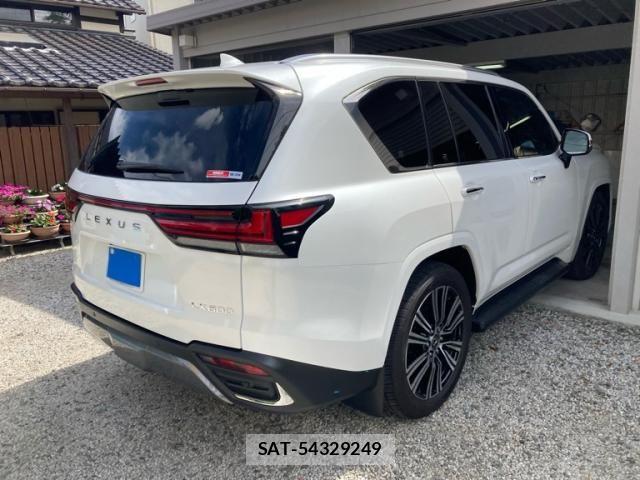 Lexus LX 2023-11 7562359-3