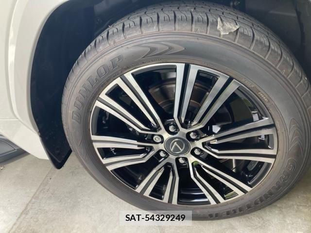 Lexus LX 2023-11 7562359-6