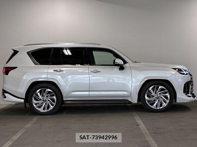 Lexus LX 2023-07 7725091-5