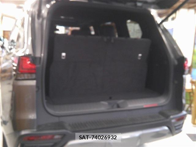 Lexus LX 2022-01 7877377-13