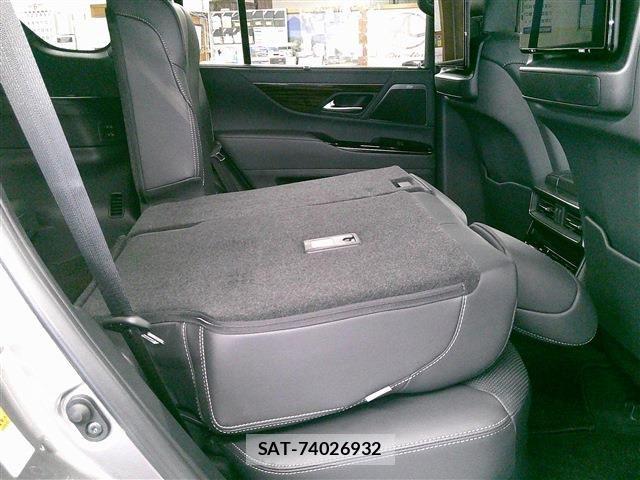 Lexus LX 2022-01 7877377-16