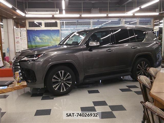 Lexus LX 2022-01 7877377-20