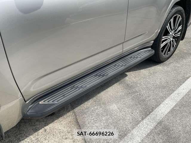 Lexus LX 2022-07 7962415-12