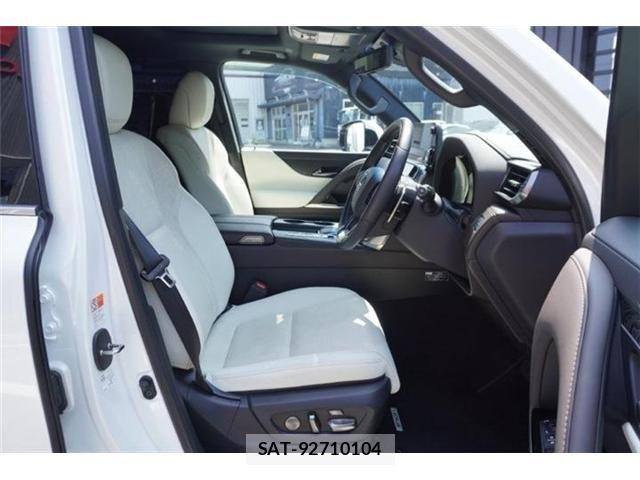 Lexus LX 2023-07 8131019-15