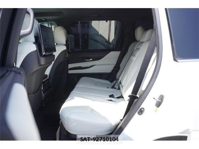 Lexus LX 2023-07 8131019-17