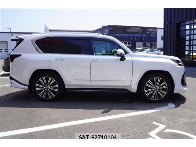 Lexus LX 2023-07 8131019-23