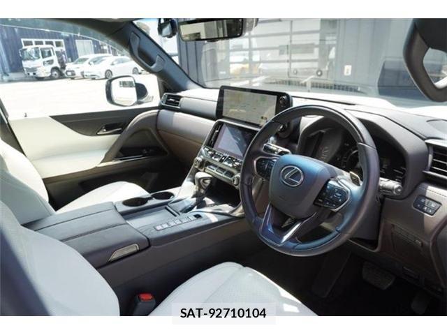 Lexus LX 2023-07 8131019-25