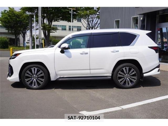Lexus LX 2023-07 8131019-3