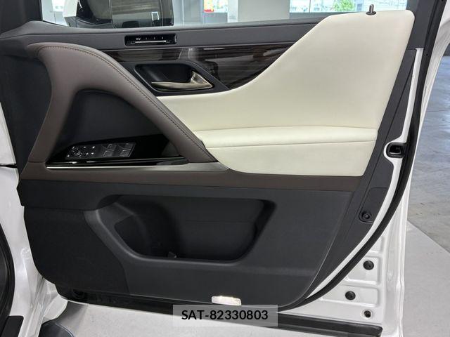 Lexus LX 2025-07 8208398-17