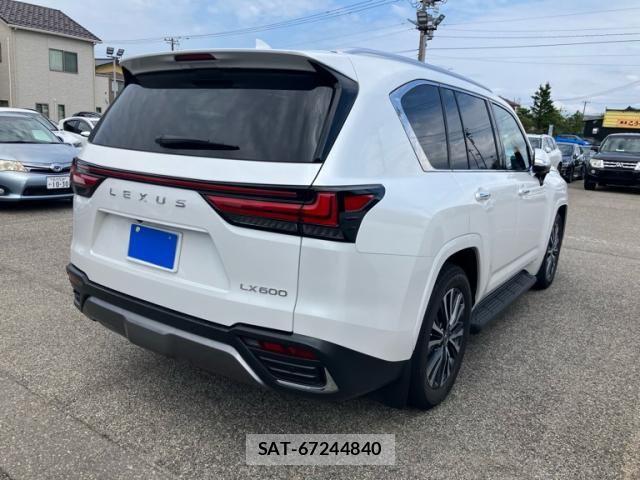 Lexus LX 2023-09 8829967-2