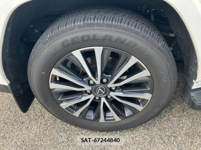 Lexus LX 2023-09 8829967-5