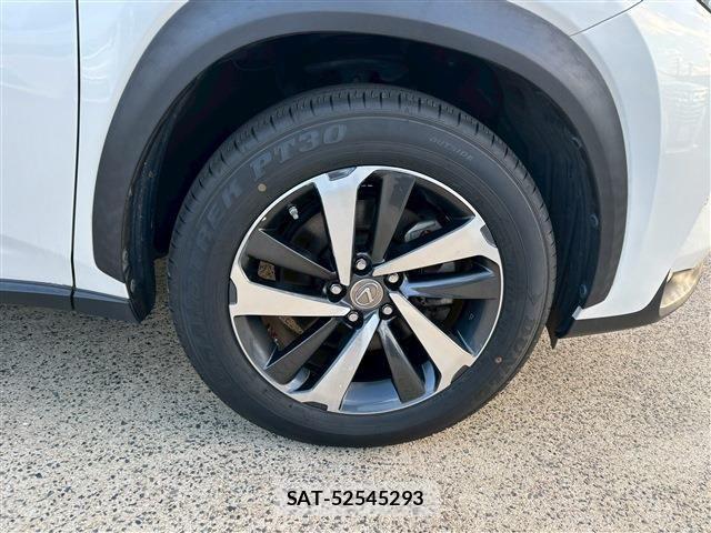 Lexus NX 2016-07 1302649-12