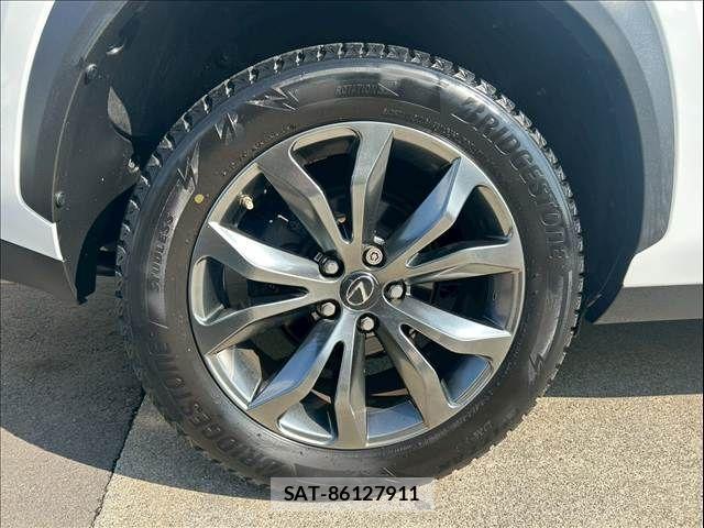Lexus NX 2016-04 3674706-10