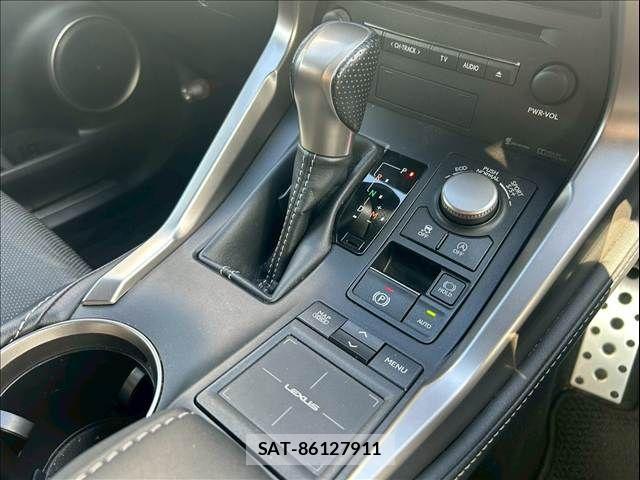 Lexus NX 2016-04 3674706-23