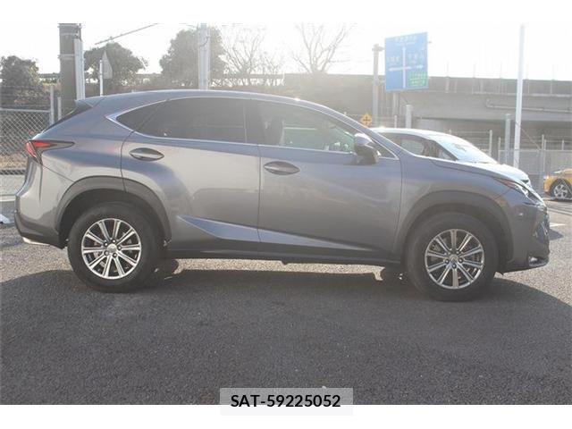 Lexus NX 2016-11 4044667-9