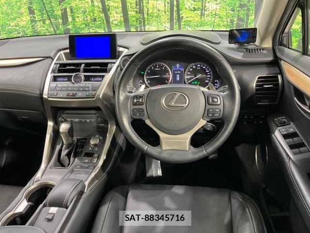 Lexus NX 2014-10 4964562-10
