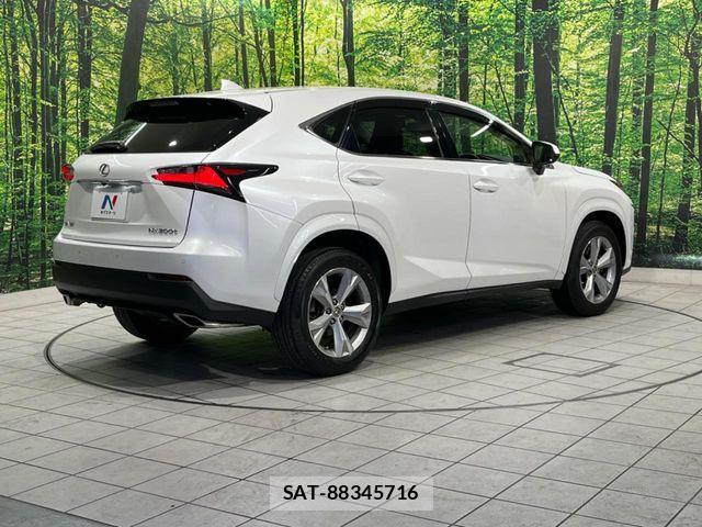 Lexus NX 2014-10 4964562-16