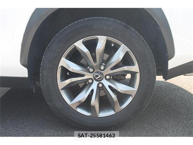 Lexus NX 2015-03 6907754-24