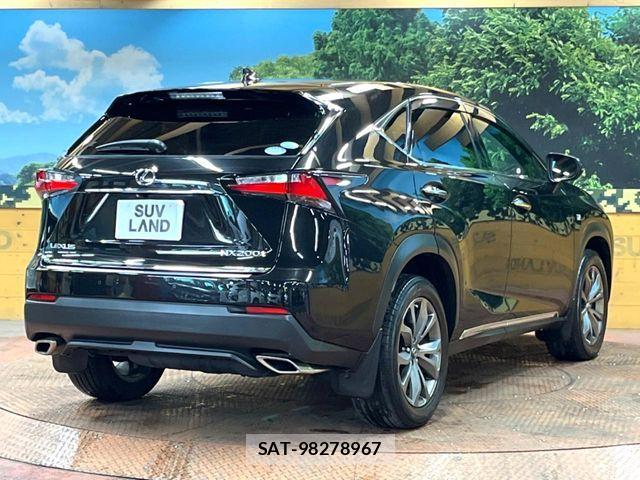 Lexus NX 2014-12 7725092-16